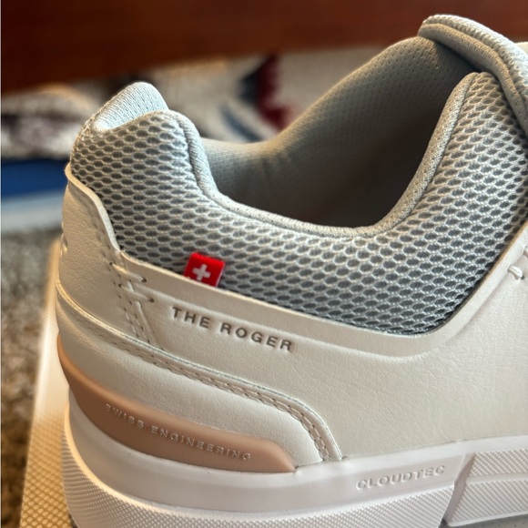 Brand New On Cloud Women's Roger Advantage Shoes Size 9.5 MSRP $160 - Picture 3 of 9